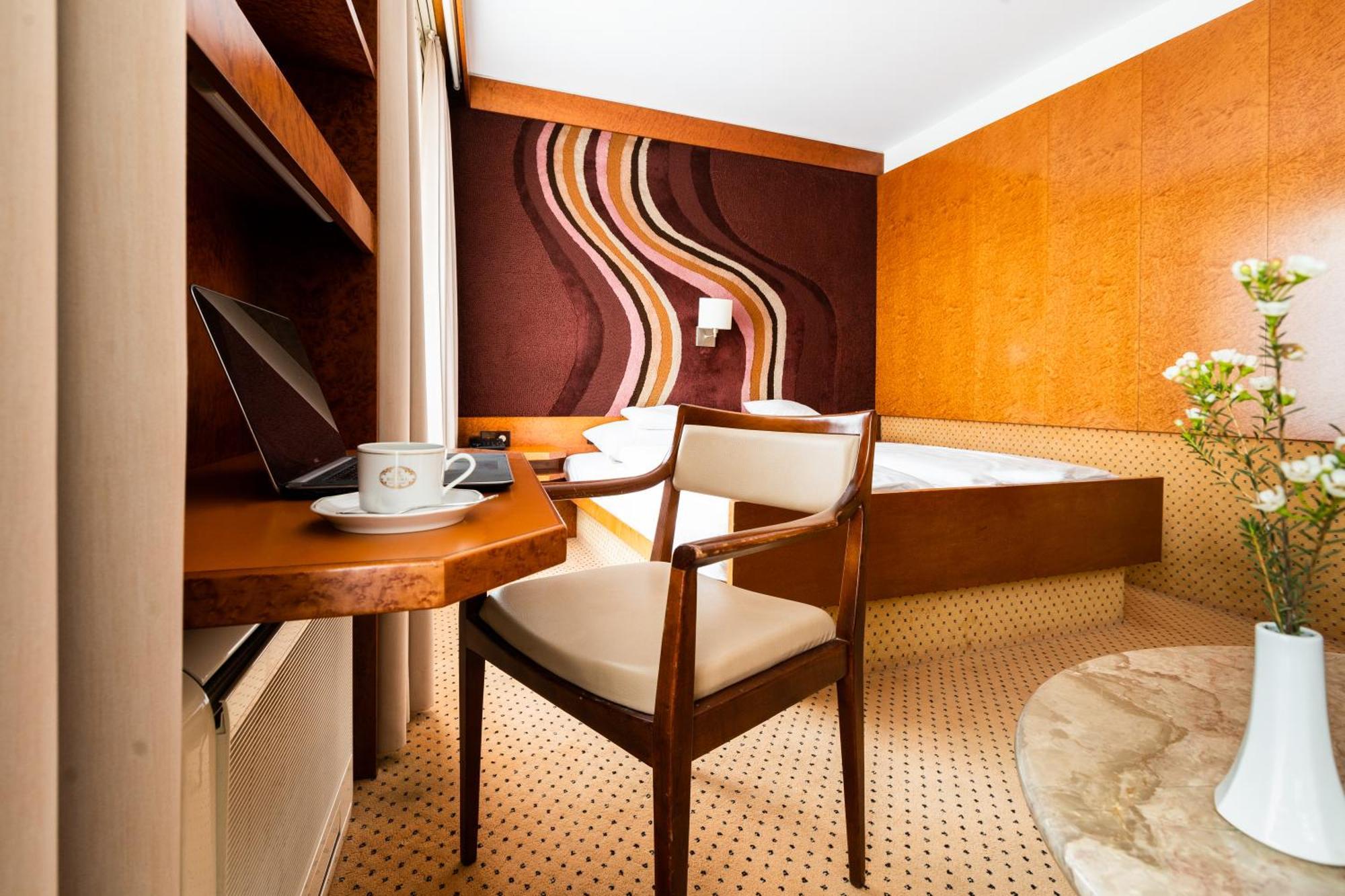 Standard Double Room,1435683991:JPEG